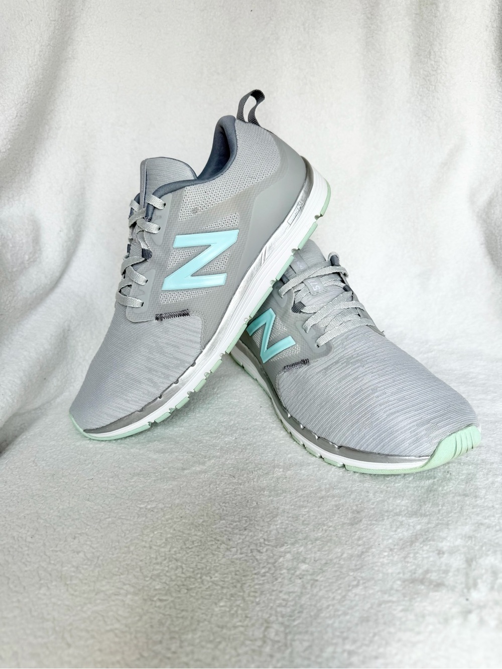 New Balance Womens Gray WX577LG5 Running Shoes Cross-Trainers Size 8 wide width
